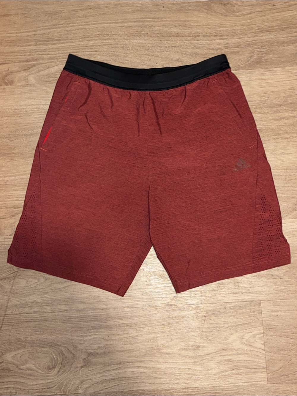 adidas Men’s Medium Burgundy Heather Training Shorts Athletic Gym